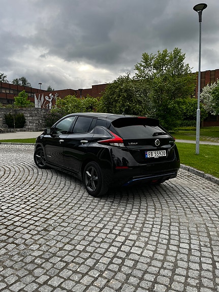 Nissan Leaf 6 of 12