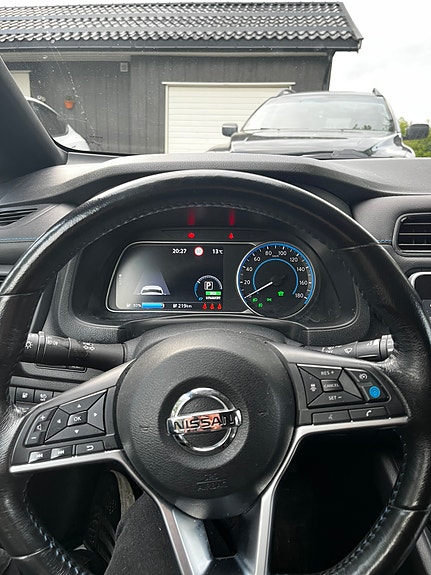 Nissan Leaf 8 of 12