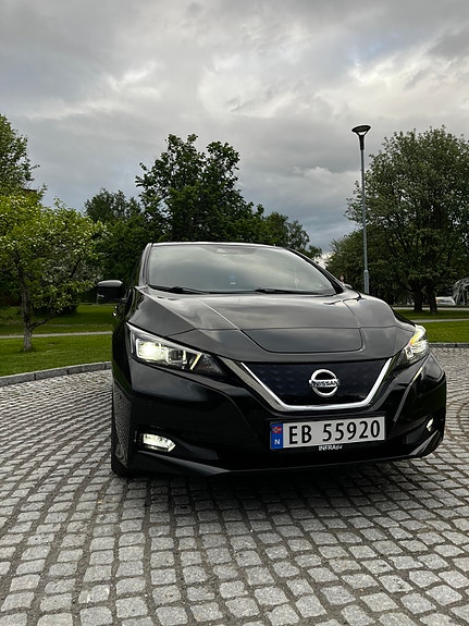 Nissan Leaf 3 of 12