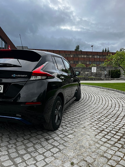 Nissan Leaf 5 of 12