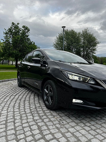 Nissan Leaf 4 of 12