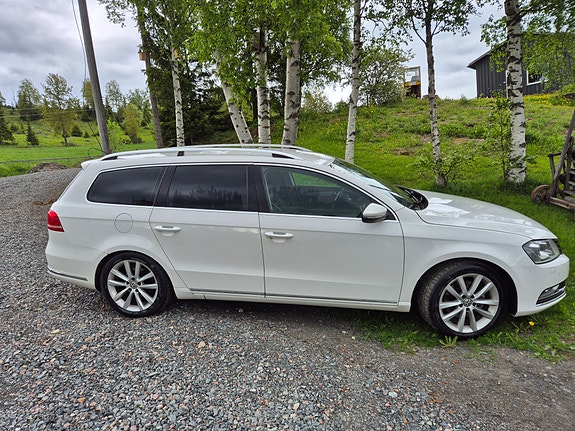 Volkswagen Passat 2 of 5