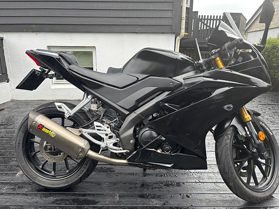Yamaha YZF-R 125 3 of 7
