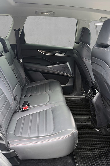 Maxus Euniq 6 17 of 20