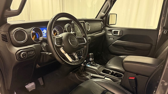 Jeep Wrangler Unlimited 12 of 27