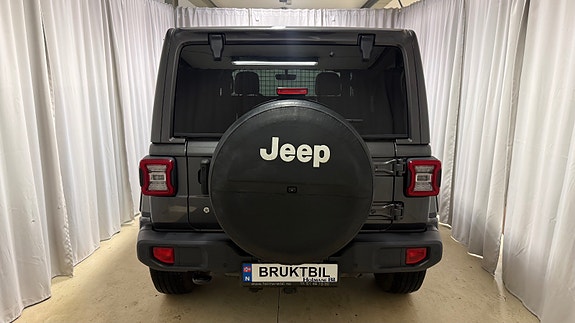 Jeep Wrangler Unlimited 6 of 27