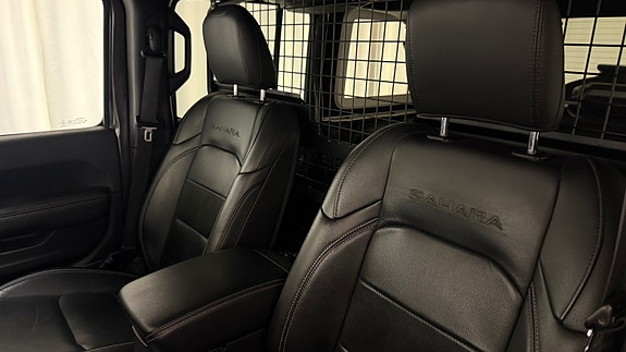Jeep Wrangler Unlimited 27 of 27