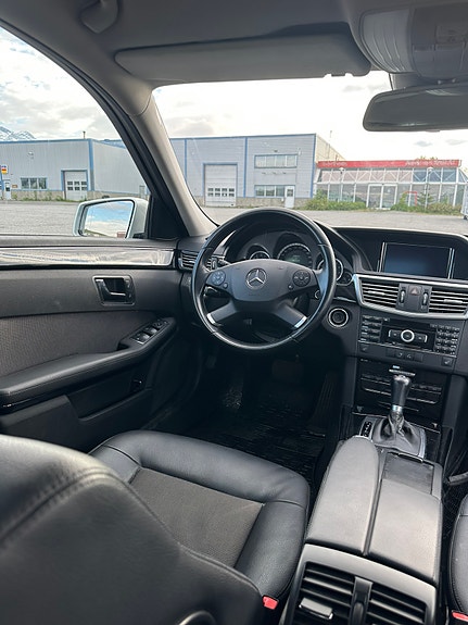 Mercedes-Benz E250 8 of 11