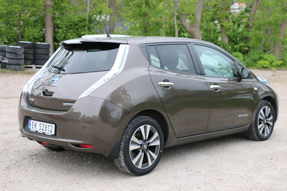 Nissan Leaf 27 of 30