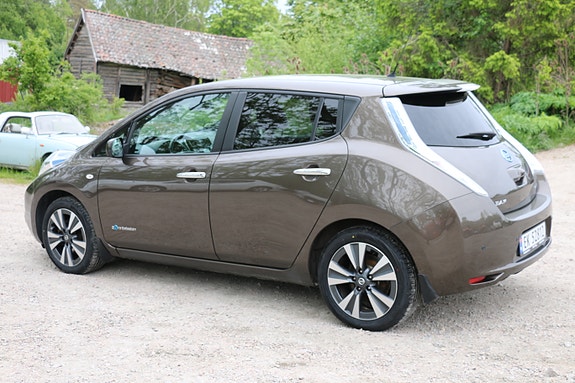 Nissan Leaf 26 of 30