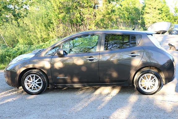 Nissan Leaf 8 of 30