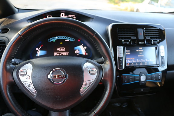 Nissan Leaf 10 of 30