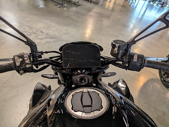 Kawasaki Z 1100 6 of 7