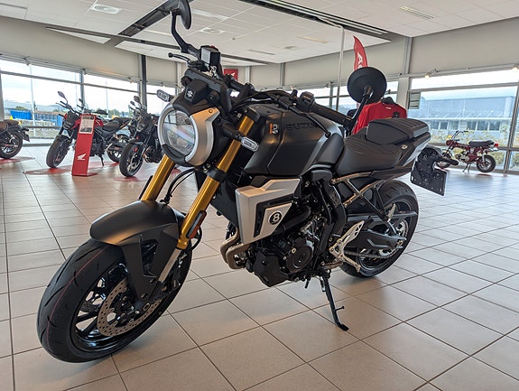 Suzuki GSX-8T 5 of 5