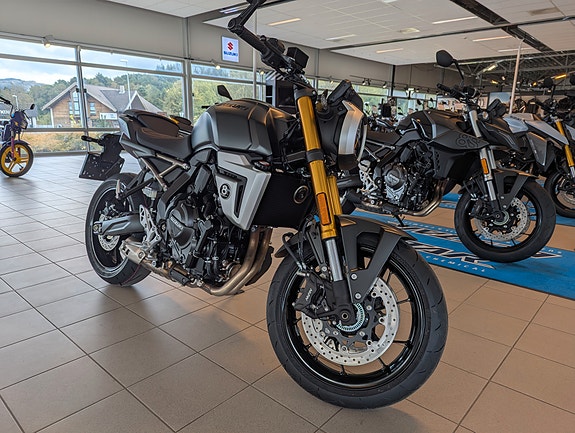 Suzuki GSX-8T 2 of 5