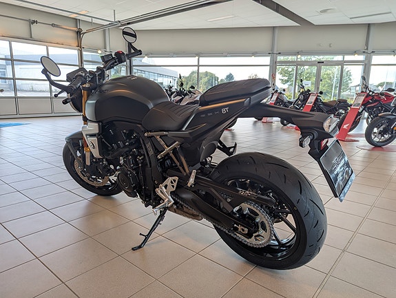 Suzuki GSX-8T 4 of 5