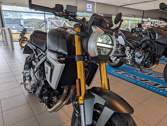 Suzuki GSX-8T