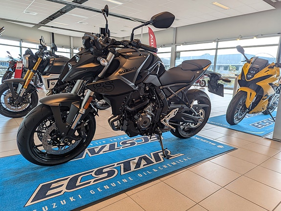 Suzuki GSX-8S 3 of 5
