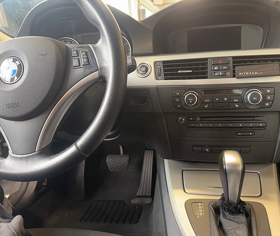 BMW 320d 13 of 16