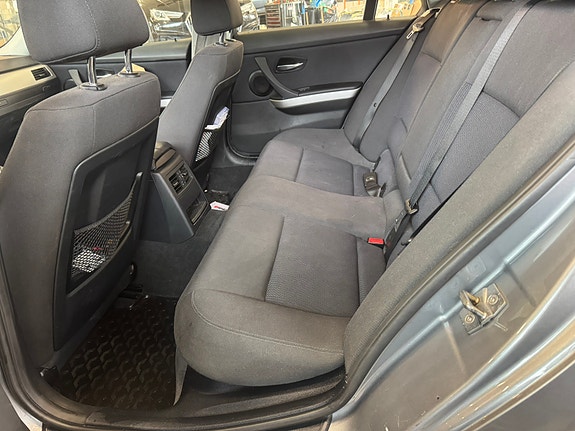 BMW 320d 16 of 16