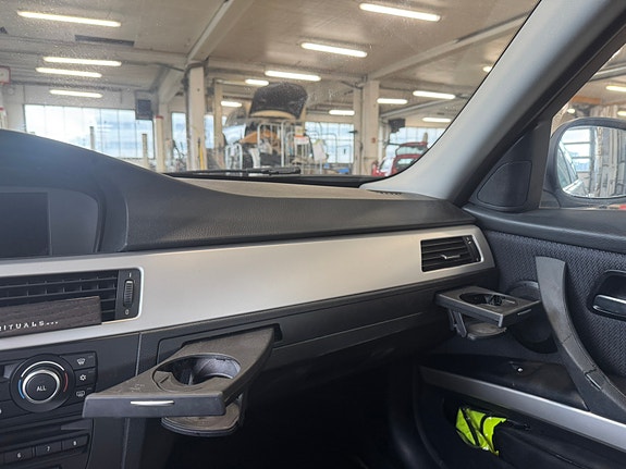 BMW 320d 15 of 16