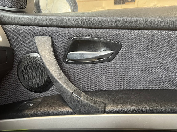 BMW 320d 14 of 16