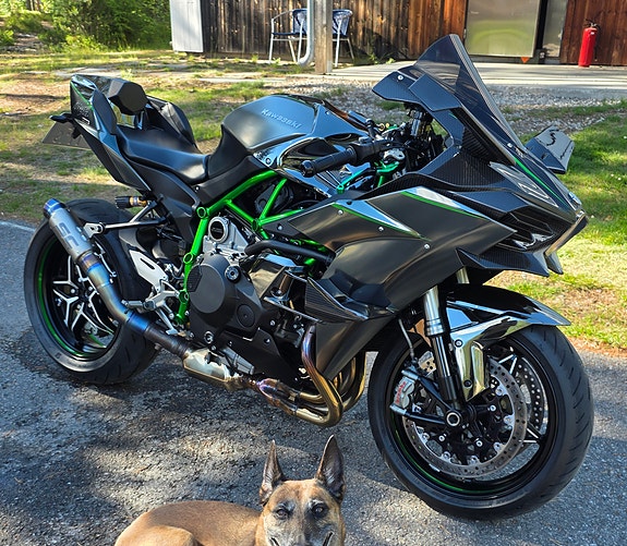 Kawasaki Ninja H2 Carbon 2 of 2