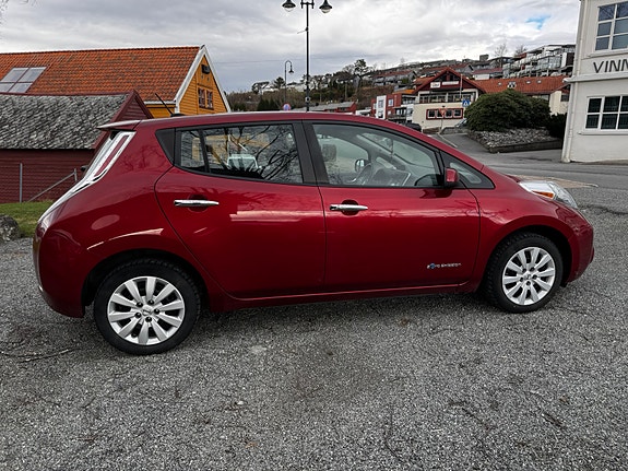 Nissan Leaf 5 of 30