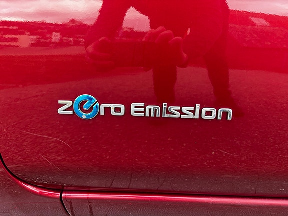Nissan Leaf 15 of 30