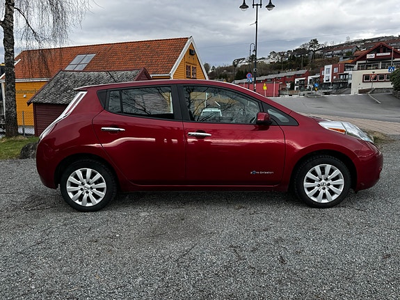 Nissan Leaf 4 of 30