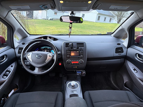 Nissan Leaf 26 of 30