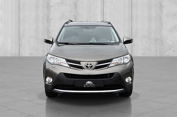 Toyota RAV4 2 of 5