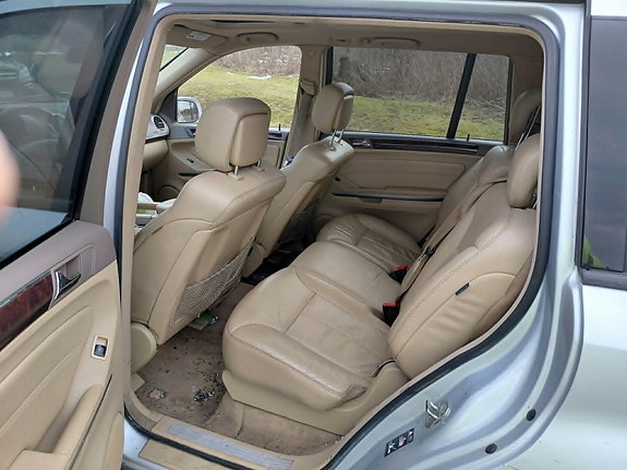 Mercedes-Benz GL320 3 of 5