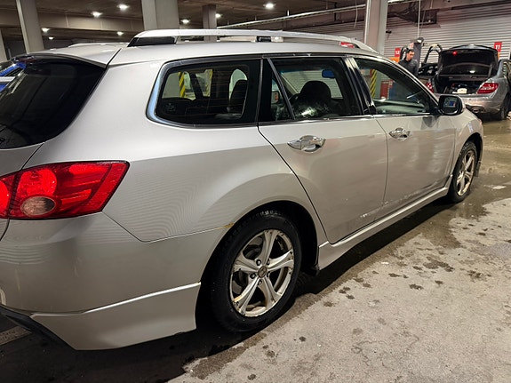 Honda Accord 9 of 13