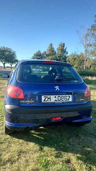 Peugeot 206 2 of 11