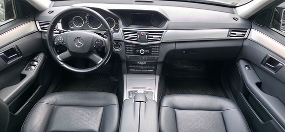 Mercedes-Benz E250 21 of 30