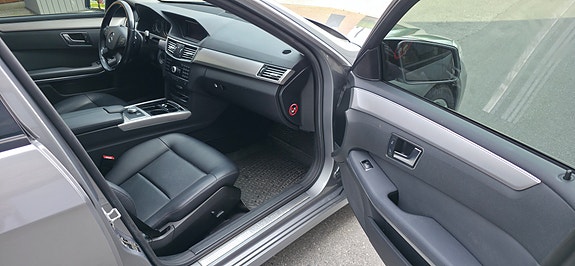 Mercedes-Benz E250 18 of 30
