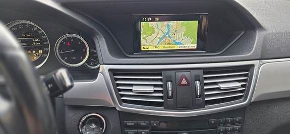 Mercedes-Benz E250 26 of 30