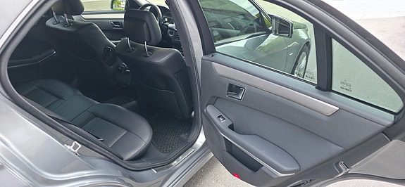 Mercedes-Benz E250 16 of 30