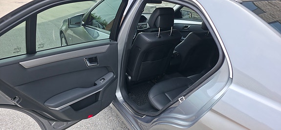 Mercedes-Benz E250 11 of 30
