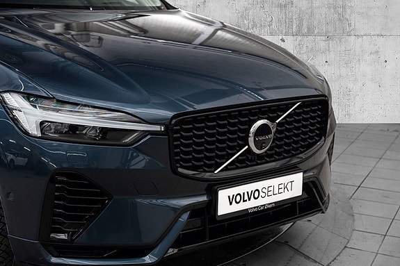 Volvo XC60 3 of 5