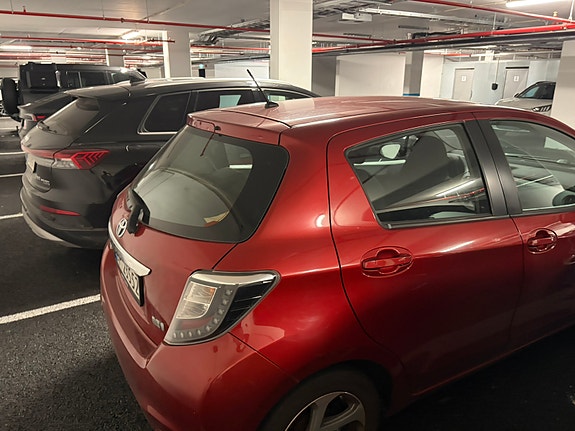 Toyota Yaris 14 of 18