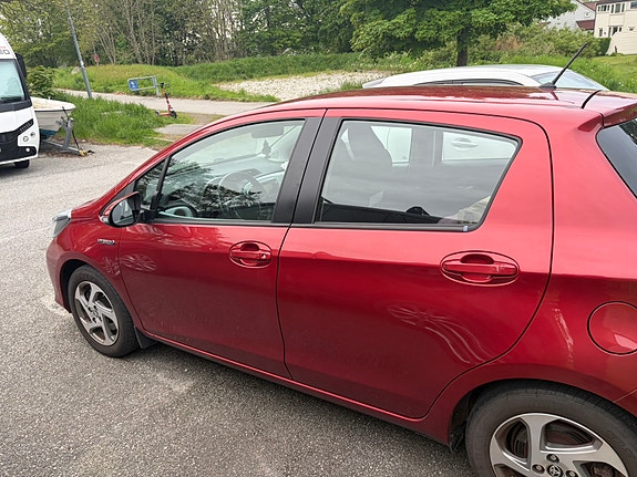 Toyota Yaris 9 of 18