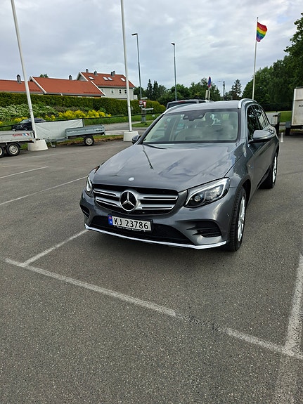Mercedes-Benz GLC350 e 3 of 18