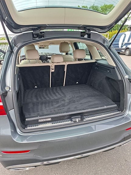 Mercedes-Benz GLC350 e 18 of 18