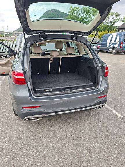 Mercedes-Benz GLC350 e 17 of 18