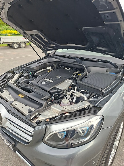 Mercedes-Benz GLC350 e 9 of 18