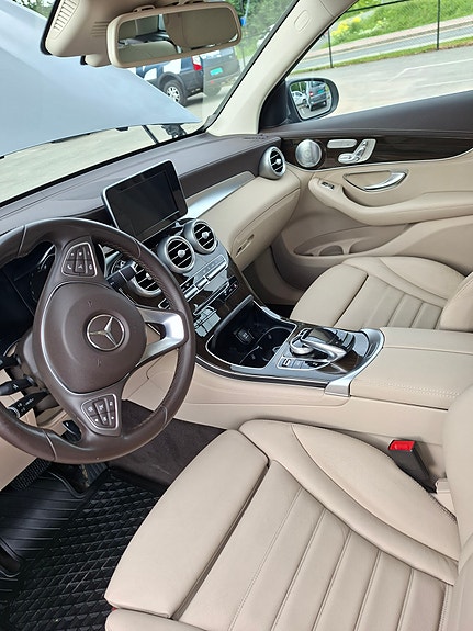 Mercedes-Benz GLC350 e 10 of 18