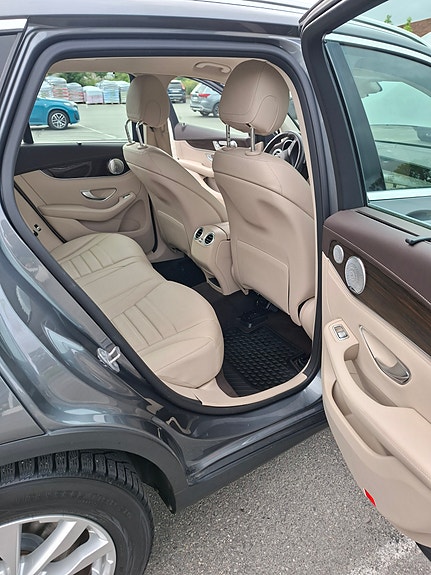 Mercedes-Benz GLC350 e 15 of 18