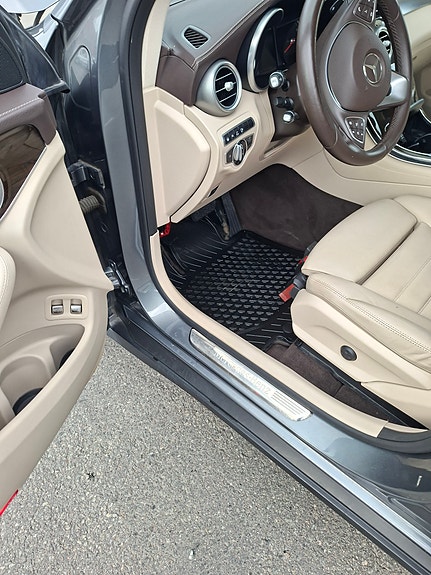 Mercedes-Benz GLC350 e 7 of 18
